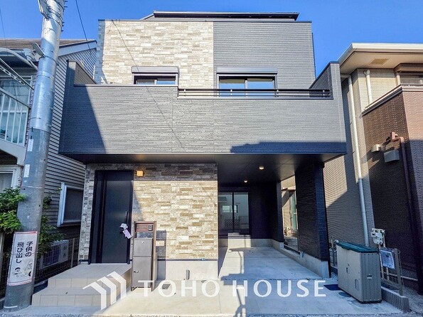 神奈川県横浜市金沢区六浦東1丁目