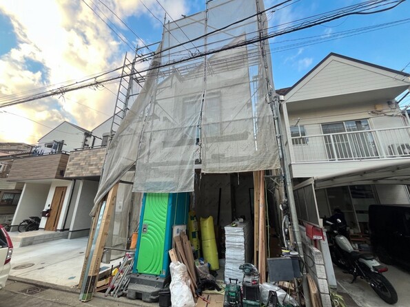 神奈川県横浜市金沢区六浦３丁目