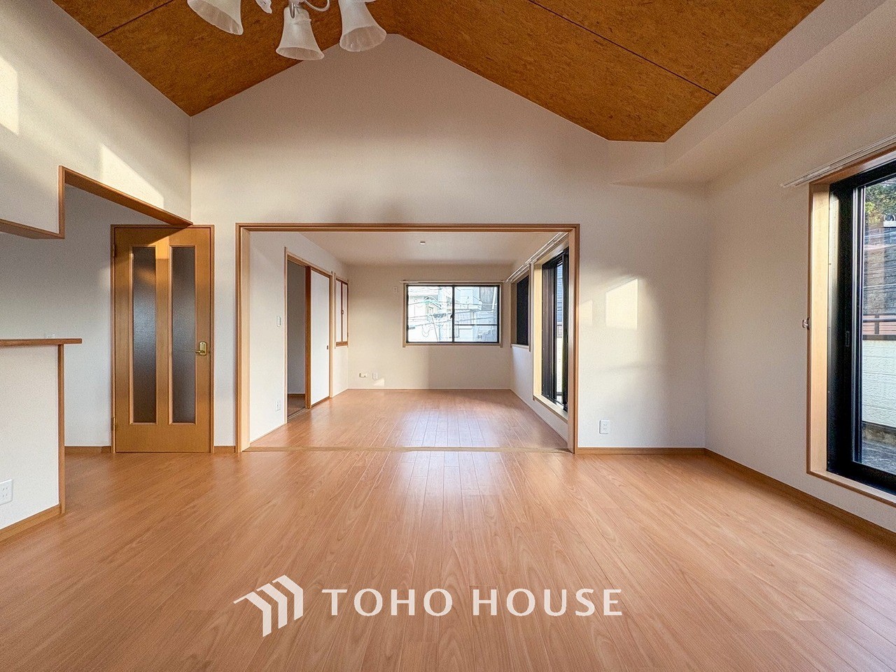 開放感あるリビングダイニング。ご家族とのんびりしたひと時を過ごせますね。