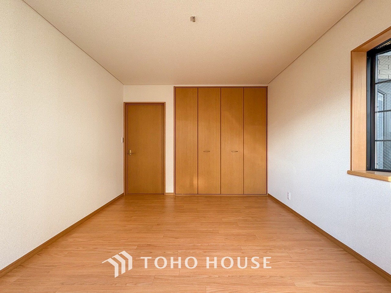 採光もアクセントの一つとして。プライベートルームにはやさしい光が射し込んでいます。