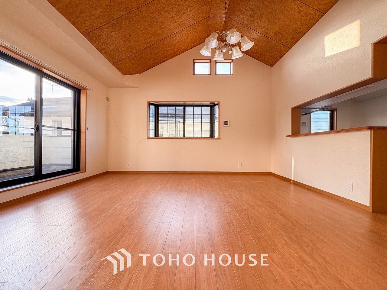 美味しいお料理も楽しいお喋りもキッチンを中心に広がります。