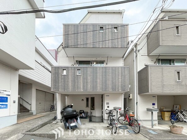 東京都港区三田４丁目