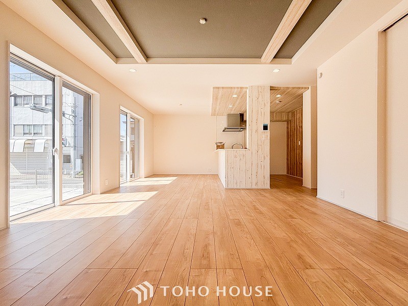 手洗いに比べ節水効果が高く、食器の洗浄から乾燥まで、食後の水仕事を軽減します。