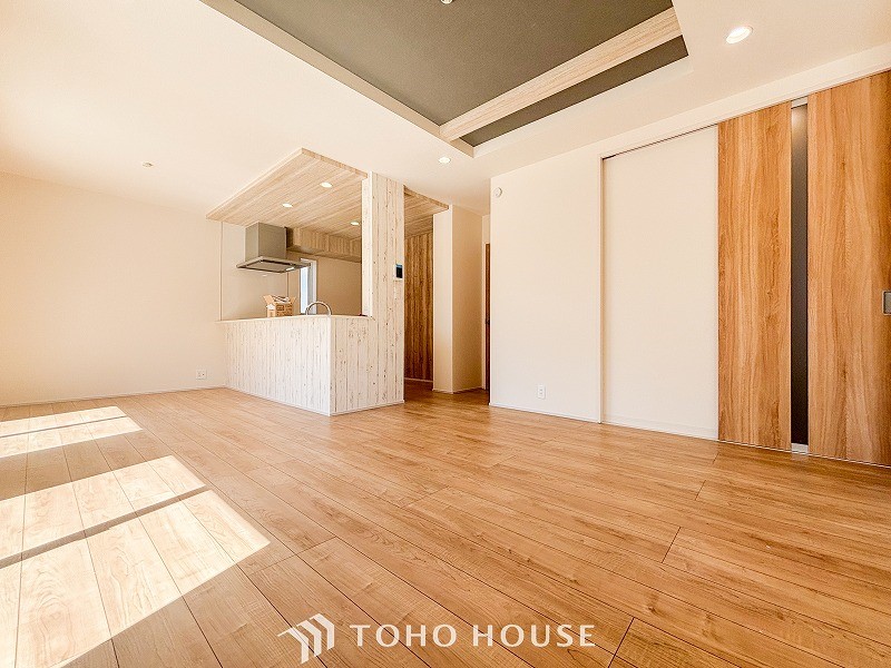 換気機能をはじめ、夜間や雨天時の衣類乾燥に便利な乾燥機能、暖房機能も搭載。