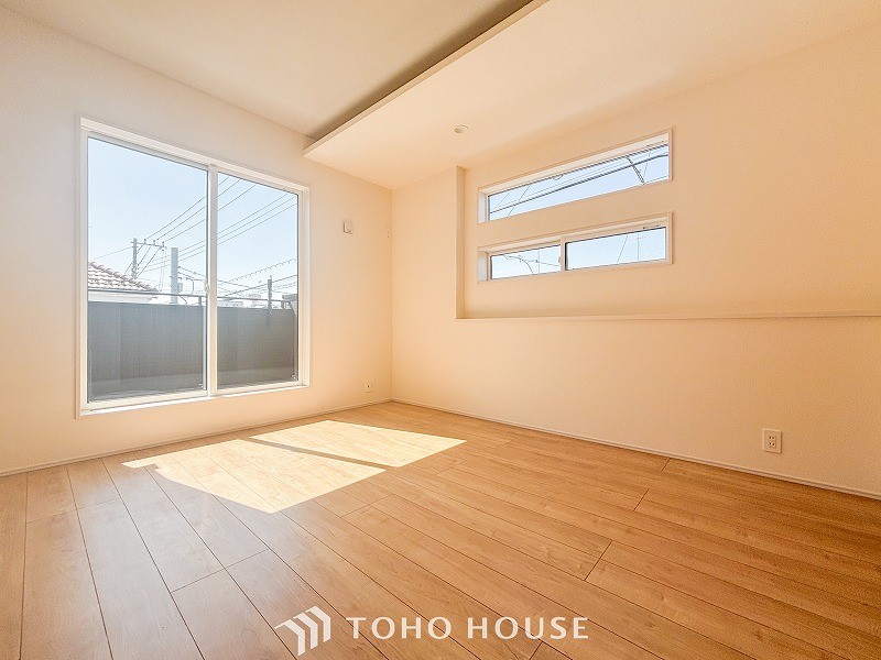 内蔵されたカートリッジがカルキ・溶解性鉛・農薬・カビ臭などの不純物を低減します。