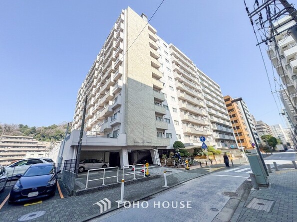 時代の流れに惑わされないシックなカラートーンで街並みに溶け込む外観。