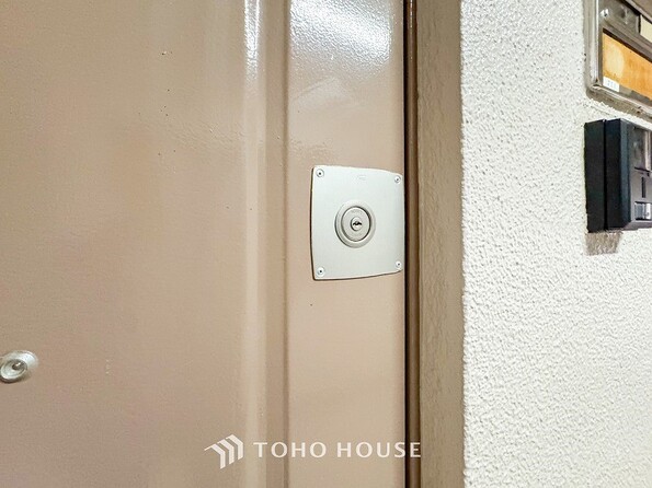 外出時も安心、玄関鍵。