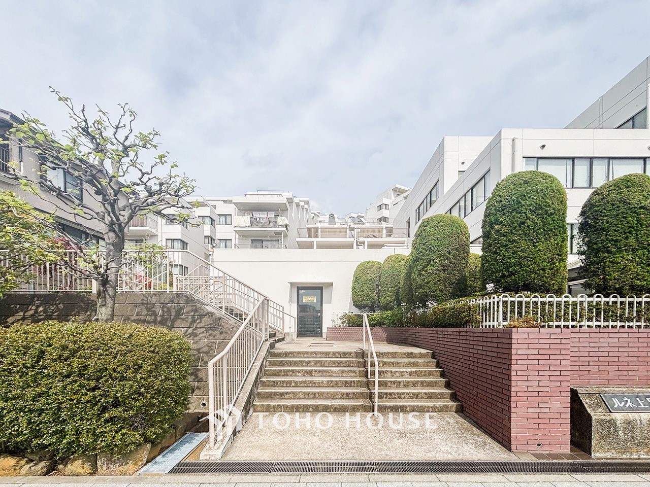 神奈川県横浜市保土ケ谷区釜台町